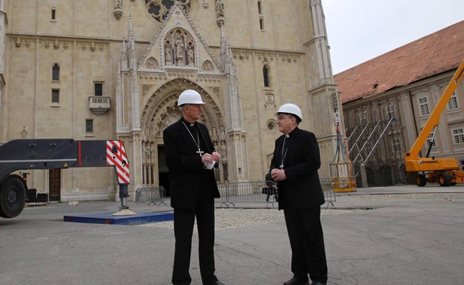 Apostolski nuncij u Republici Hrvatskoj obišao katedralu i Nadbiskupski dvor