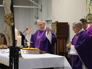 /aktualnosti/2025/12/Slavljena misa za pokojne katedralne služitelje (12).jpg