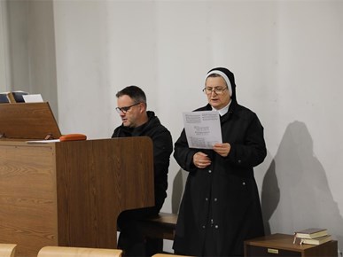 /aktualnosti/2025/12/Slavljena misa za pokojne katedralne služitelje (8).jpg