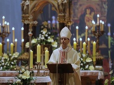 /aktualnosti/2026/B/260404 Nadbiskup Kutleša predvodio Vazmeno bdjenje u Zagrebačkoj katedrali (34).JPG