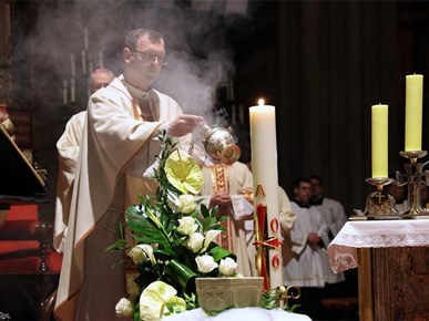 /aktualnosti/2026/B/260404 Nadbiskup Kutleša predvodio Vazmeno bdjenje u Zagrebačkoj katedrali (7).JPG