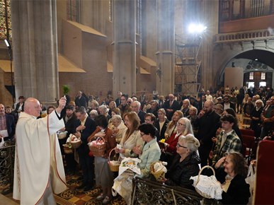 /aktualnosti/2026/B/260405 Nadbiskup Kutleša predvodio misu na Uskrs (23).JPG