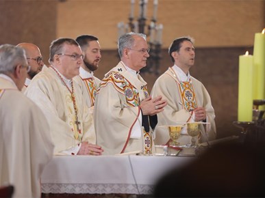 /aktualnosti/2026/B/260405 Nadbiskup Kutleša predvodio misu na Uskrs (39).JPG