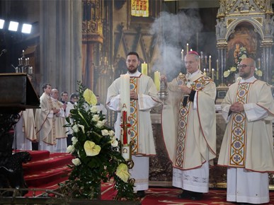 /aktualnosti/2026/B/260405 Nadbiskup Kutleša predvodio misu na Uskrs (5).JPG