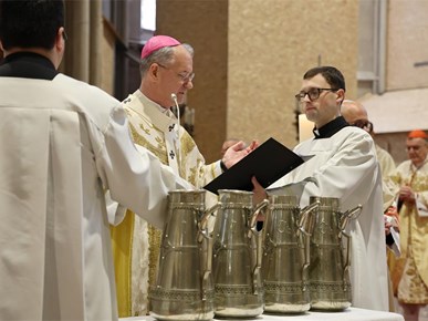 /aktualnosti/2026/B/Nadbiskup Kutleša predvodio Misu posvete ulja u Zagrebačkoj katedrali (26).JPG